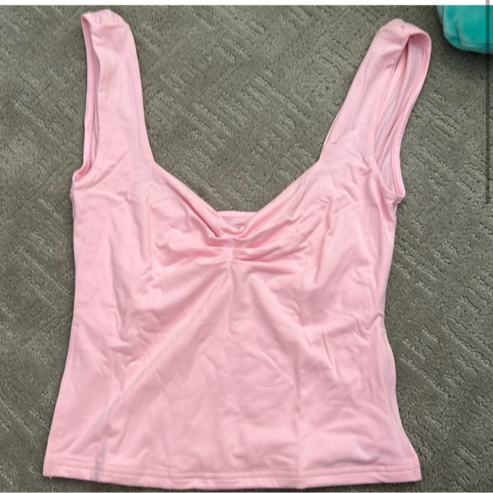 Have never used it, has a slit on the sides,super stretchy and lightweight